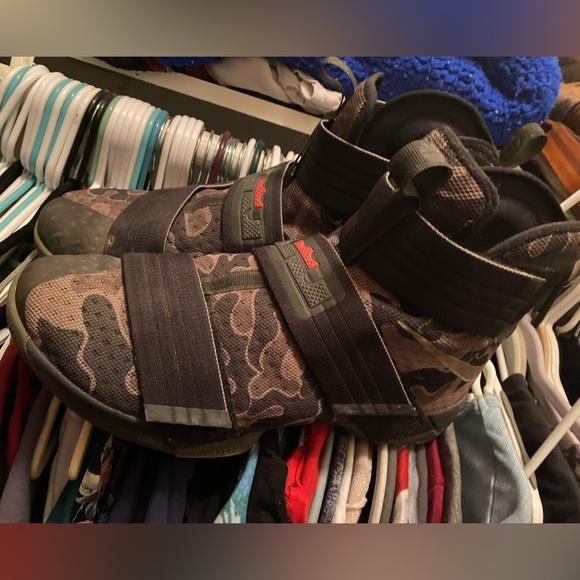 Nike Other - New Nike LeBron Zoom Soldier 10 X SFG Army Camo Green Black